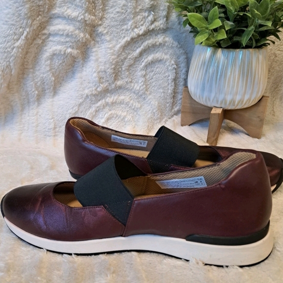 Vionic Cadee Mary Jane Sneakers Wine Metallic Slip On Comfort Shoes Sz 9.5 - Picture 11 of 15